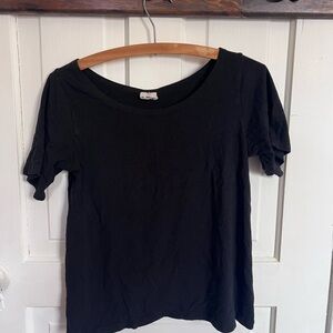 Buttercream Clothing Blcak T-shirt size S